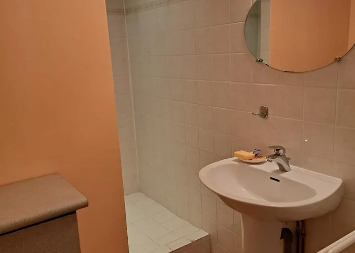 Maison Familiale Avec Jardin De 300m2 * 勒克鲁西克